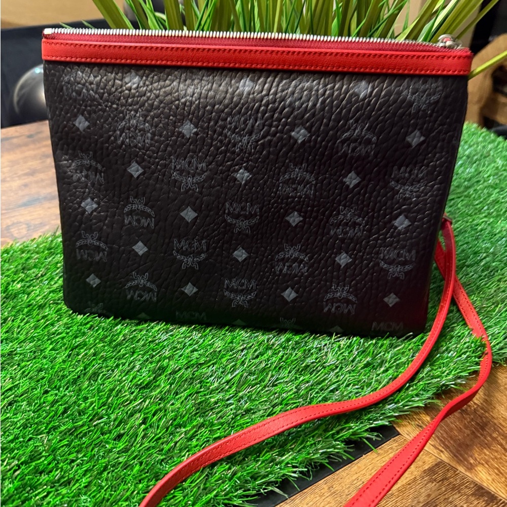 MCM Visetos Pouch/Crossbody. Black and Red Leather